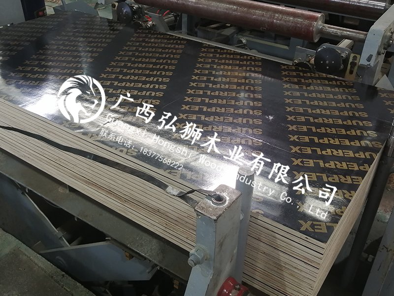 建筑專(zhuān)用覆膜板縮略圖 建筑專(zhuān)用覆膜板